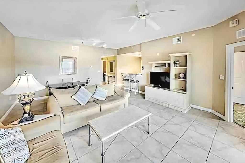 Entire Rental 3-Br Minutes From Disney X8 Hot Tub Apartment 2204 올랜도 외부 사진