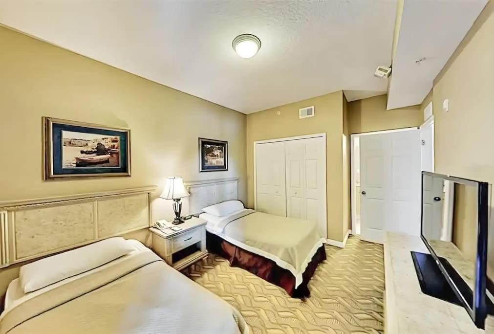 Entire Rental 3-Br Minutes From Disney X8 Hot Tub Apartment 2204 올랜도 외부 사진