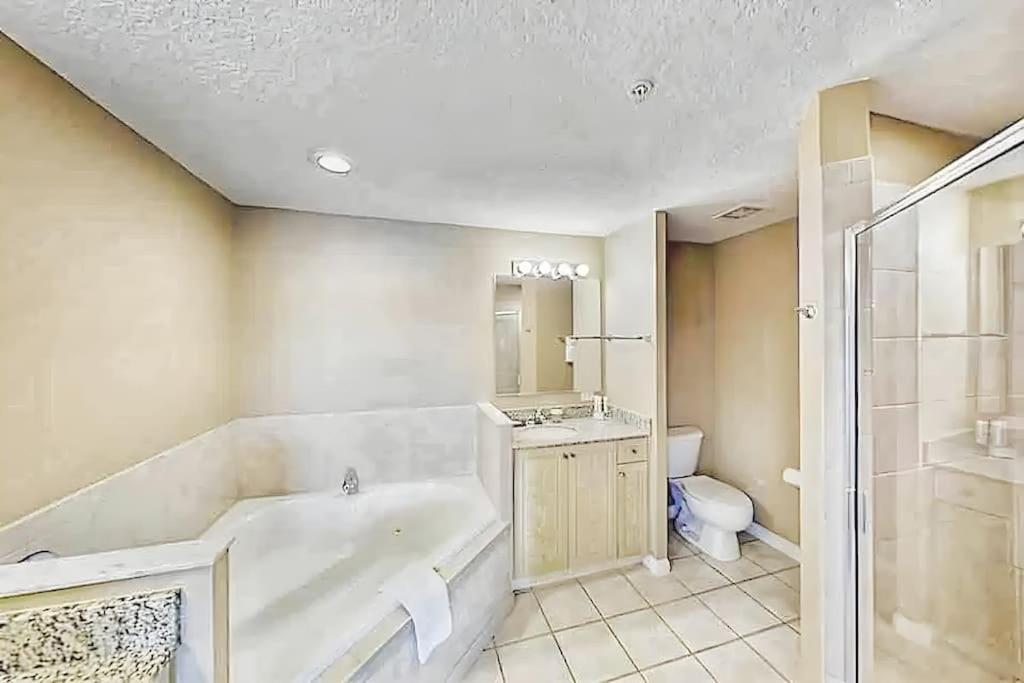 Entire Rental 3-Br Minutes From Disney X8 Hot Tub Apartment 2204 올랜도 외부 사진