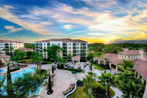 Entire Rental 3-Br Minutes From Disney X8 Hot Tub Apartment 2204 올랜도 외부 사진